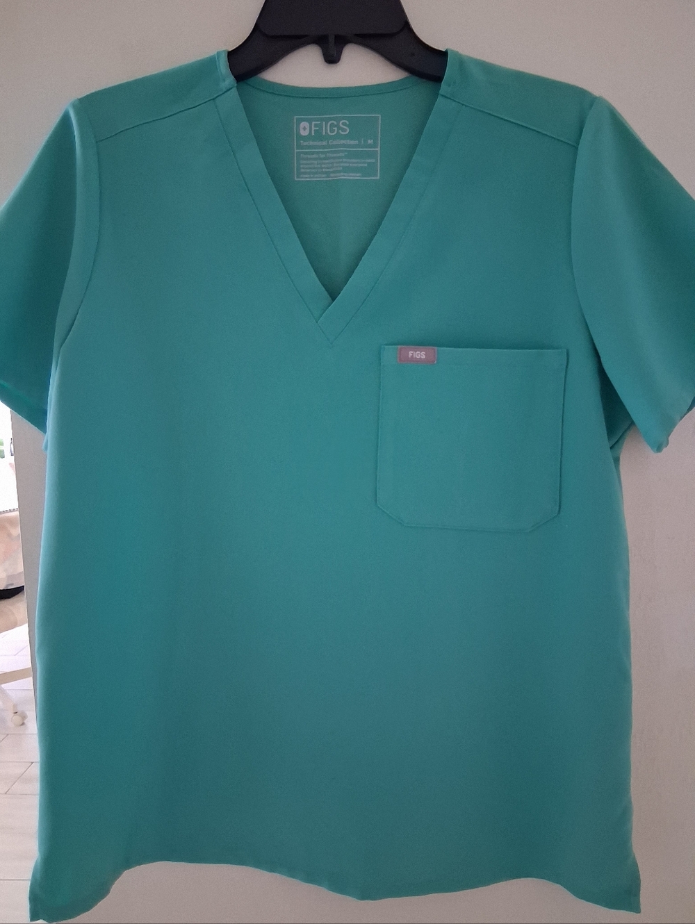 FIGS Teal V-Neck Scrub Top Size M EUC